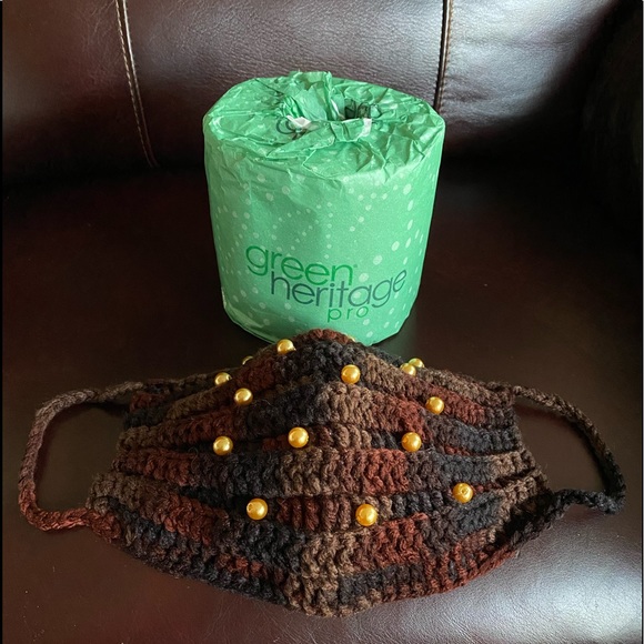 Decorative Hand-Knitted Mask - Picture 4 of 11